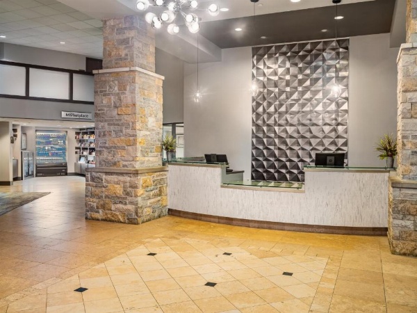 Crowne Plaza Milwaukee South image 11