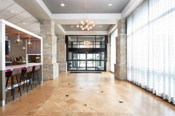 Crowne Plaza Milwaukee South image 14