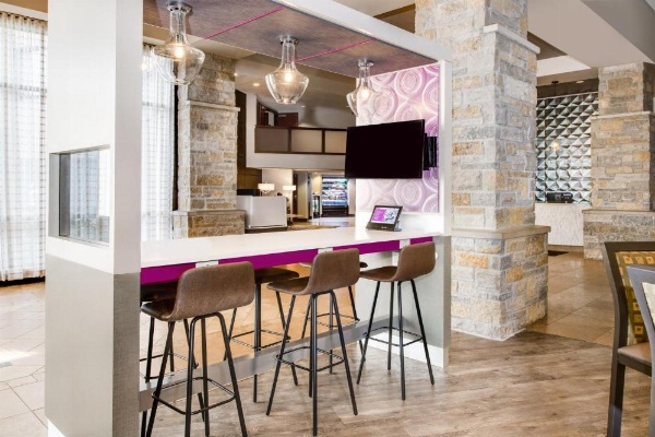 Crowne Plaza Milwaukee South image 16