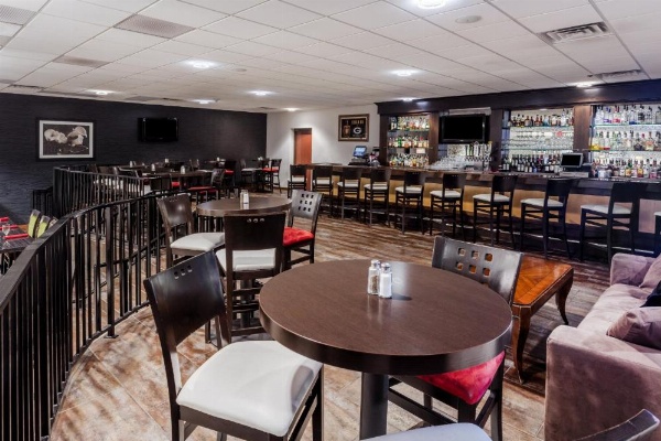 Crowne Plaza Milwaukee South image 27