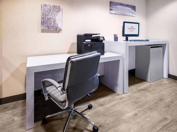 Crowne Plaza Milwaukee South image 4