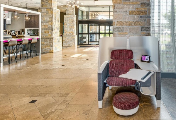 Crowne Plaza Milwaukee South image 8